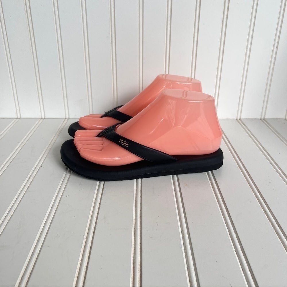 Flojos Black Minimal Flip Flops Sandals Cushioned Slip On Active Women's 6